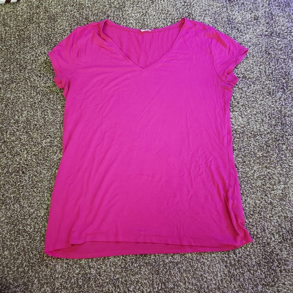 Hot pink v-neck tee